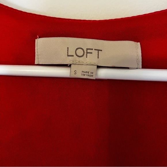 2/$30 - Loft - Red & Blue Patterned V-Neck Flutter Sleeve Dress – Small - Picture 5 of 7